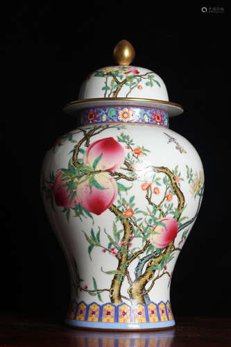 FAMILLE ROSE PEACHES VASE WITH LID