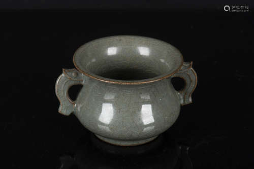 GUAN WARE PORCELAIN CENSER WITH HANDLES