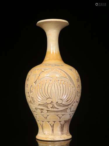 CIZHOU WARE CARVED 'FLOWERS' VASE