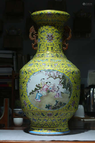 FAMILLE ROSE YELLOW GROUND OPEN MEDALLION 'CHILDREN' VASE WITH HANDLES