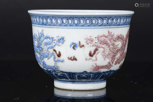 BLUE AND WHITE WITH RED DRAGON CUP