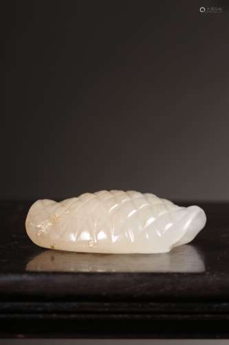 HETIAN WHITE JADE CARVED 'TURTLE SHELL' PAPER WEIGHT