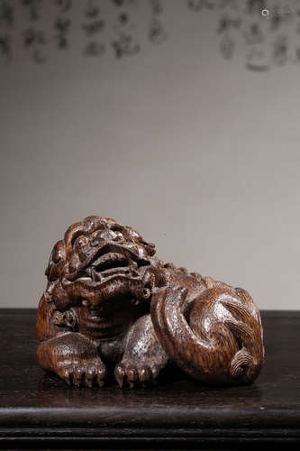 BAMBOO CARVED 'FOO DOG' FIGURE