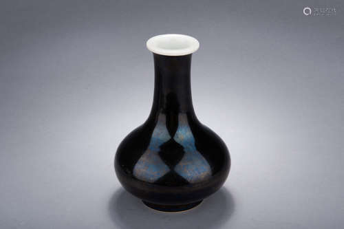 BLACK GLAZED BOTTLE VASE