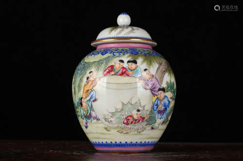 FAMILLE ROSE CHILDREN AND SCENERY VASE WITH LID