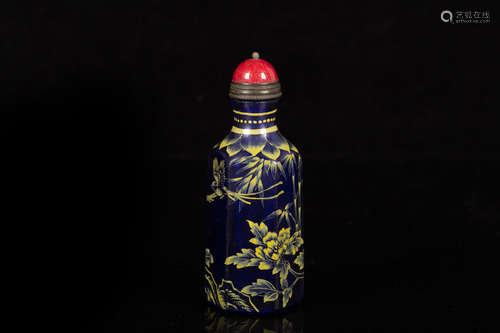 PAINTED GLASS SNUFF BOTTLE