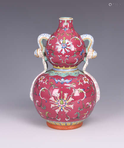 FAMILLE ROSE AND PINK GROUND 'FLOWERS' DOUBLE GOURD VASE WITH HANDLES