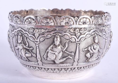 A VERY UNUSUAL ENGLISH SILVER INDIAN STYL…