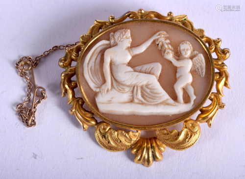 AN ANTIQUE YELLOW METAL CAMEO BROOCH. 8.4…