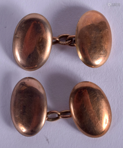 A PAIR OF 9CT GOLD CUFFLINKS. 3.9 grams.