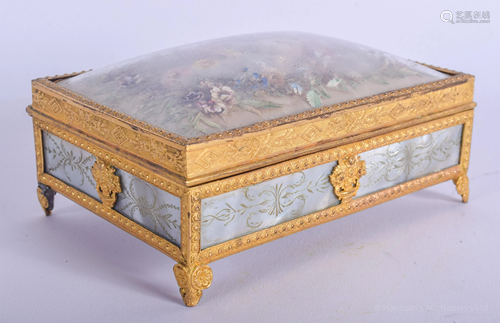 AN UNUSUAL ANTIQUE PALAIS ROYALE CRYSTAL BOX …