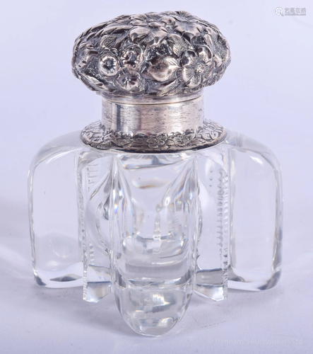 A VINTAGE SILVER TOPPED CRYSTAL GLASS INK…