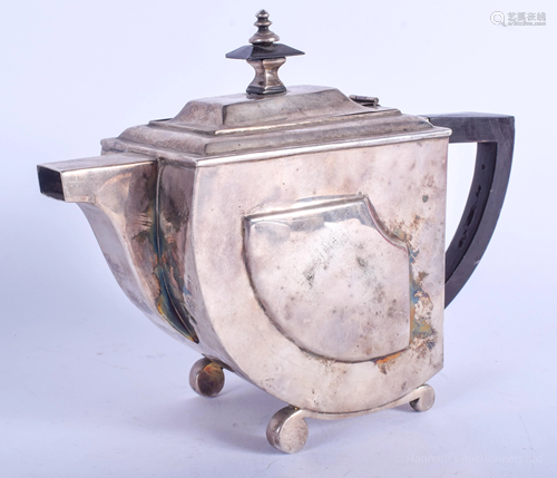 AN ART DECO INDIAN SILVER TEAPOT. 591 grams. 2…