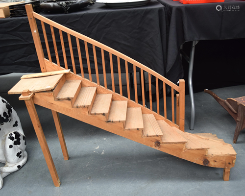 AN UNUSUAL VINTAGE PINE ESTATE MADE STAIR CAS…