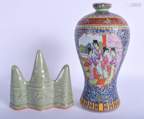 A CHINESE FAMILLE ROSE PORCELAIN VASE 20th …