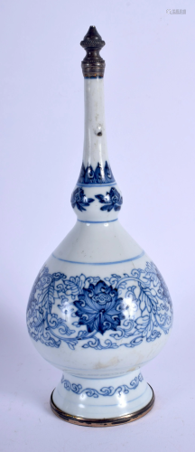 A GOOD 17TH CENTURY CHINESE BLUE AN…