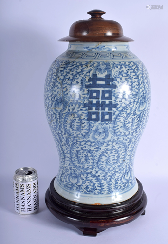 A LARGE 19TH CENTURY CHINESE BLUE AN…