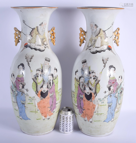 A LARGE PAIR OF EARLY 20TH CENTURY CHINESE FA…