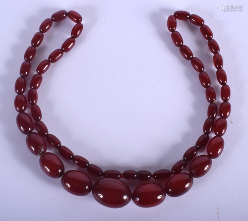 A 1930S CHERRY AMBER CATALIN TYPE NECKL…