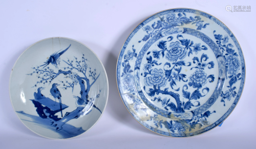 A LARGE 18TH CENTURY CHINESE BLUE AN…
