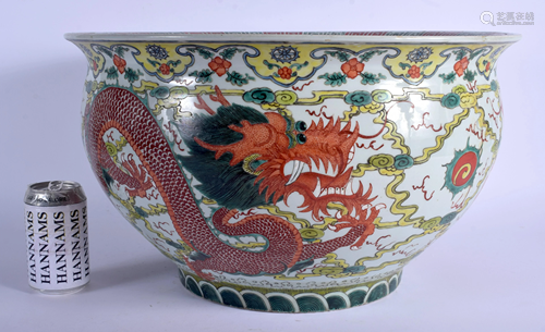 A LARGE EARLY 20TH CENTURY CHINESE WUCAI P…