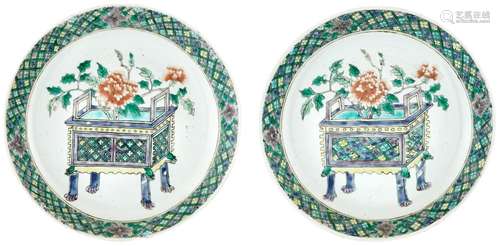 A Pair of Chinese Famille Verte Cabinet Plates