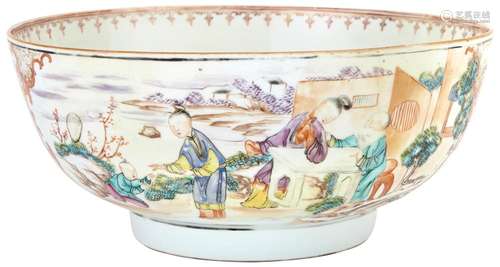 A Chinese Export Porcelain Bowl