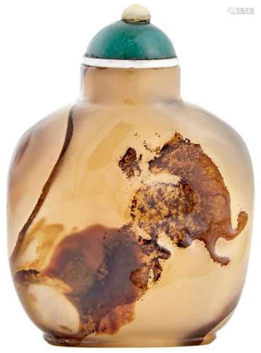 A Chinese Shadow Agate Snuff Bottle