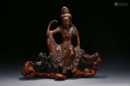 Chinese Longyan Wood Guanyin In Qing Dynasty