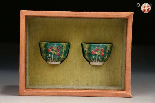 Chinese Pair Of Guangxu Period Famille Rose Cups In Qing Dynasty