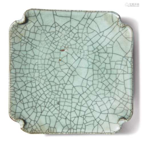 A GE-TYPE SQUARE DISH , 19TH / 20TH CENTURY