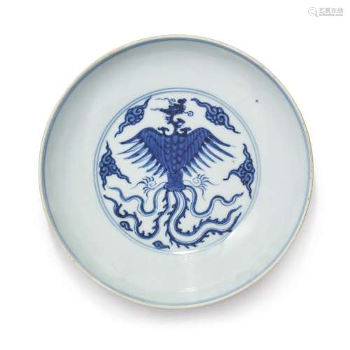 A BLUE AND WHITE 'DRAGON AND PHOENIX' DISH, QING DYNASTY, 18TH CENTURY