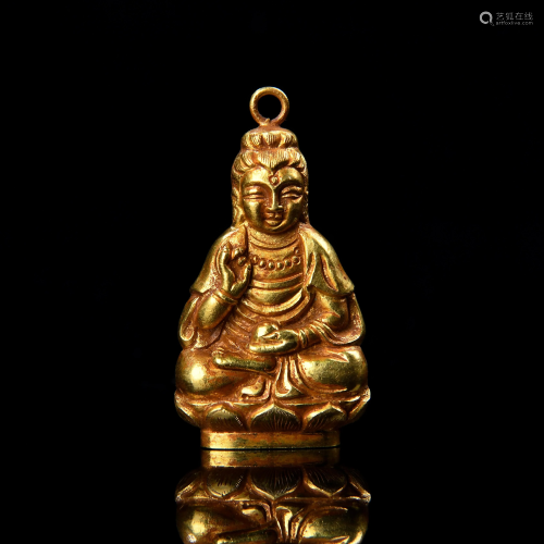 A Chinese Gold Figure Pendant Of Guanyin 