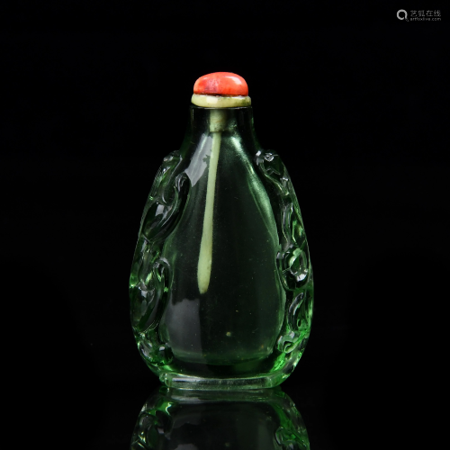 Translucent Green Glass Snuff Bottle