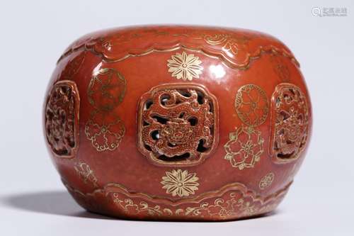 A Chinese Porcelain Ornament With Golden Painting