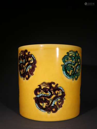 A Chinese Porcelain Brush Pot With Dragon Pattern