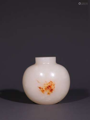 A Chinese Hetian Jade Snoof Bottle