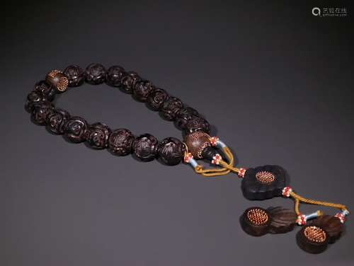 A Chinese Agarwood Bracelet Witgh Auspicious Pattern