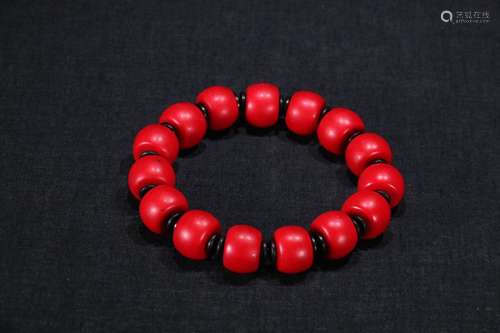 A Sherpa Glass Bead Bracelet