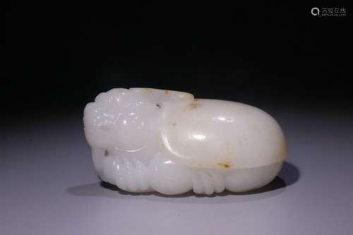 A Chinese Hetian Jade Beast Carving Pendant