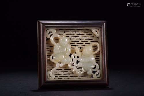 A Chinese Hetian Jade Figure Ornament With Figure Pattern