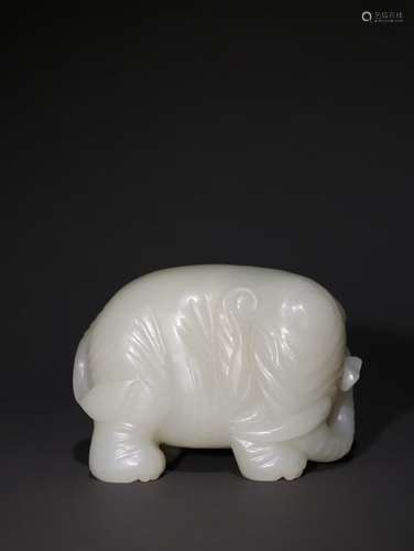 A Chinese Hetian Jade Beast Carving Pendant