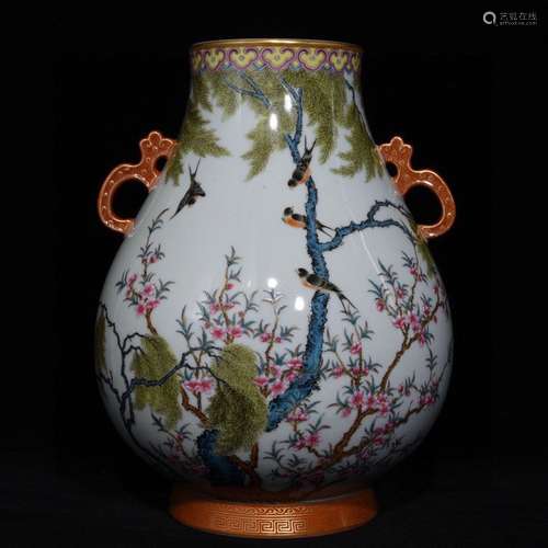 A Chinese Porcelain Ear Vase With Story Pattern