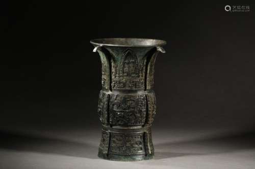 A Chinese Bronze Ware Container With Leaves Pattern