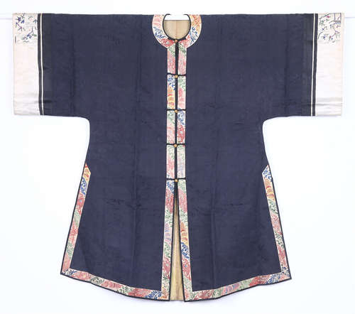 Qing dynasty black color women's robes