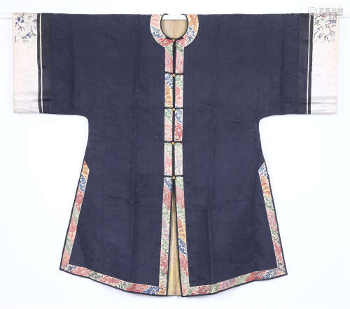 Qing dynasty black color women's robes
