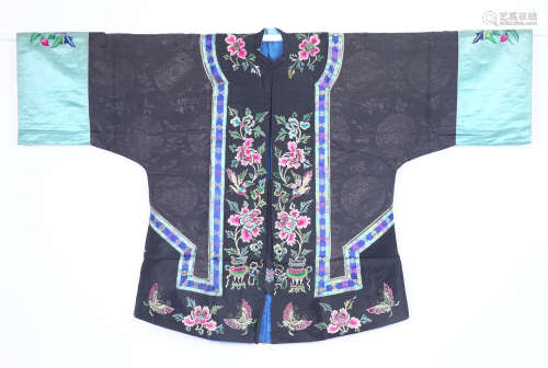 Qing dynasty black color women's robes
