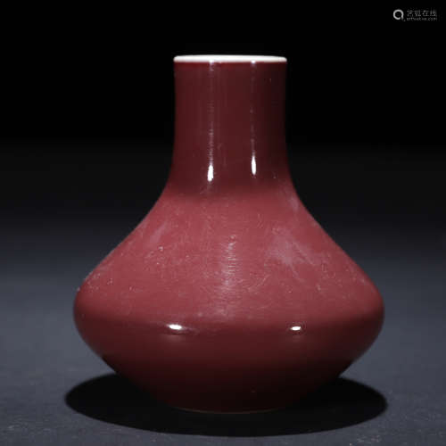 Qing dynasty red-glazed bottle
