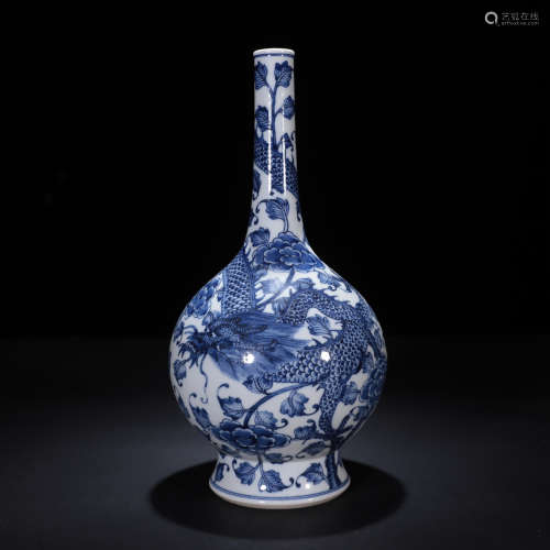 Qing dynasty blue and white vase