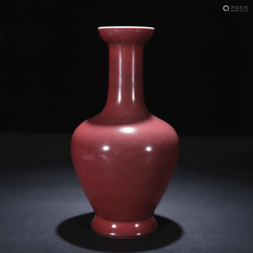 Qing dynasty cowpea red glaze bottle